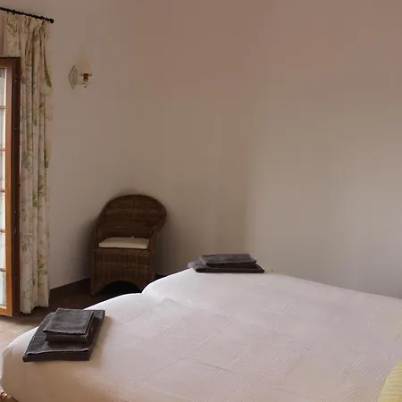 Tapada Da Serra Farm stay *